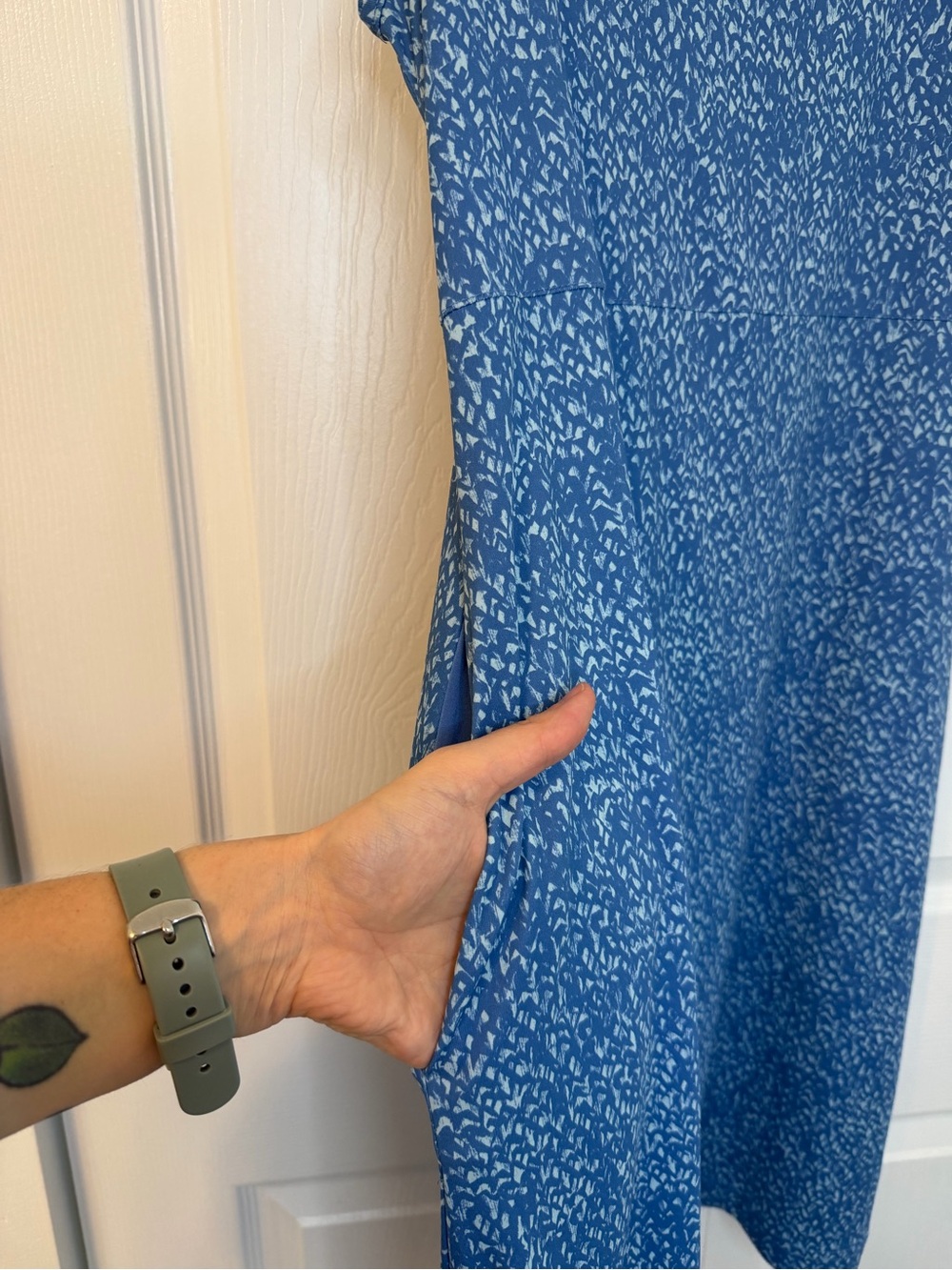 Columbia Omni Freeze Zero Blue Patterned Sleeveless Shift Dress - Picture 4 of 5